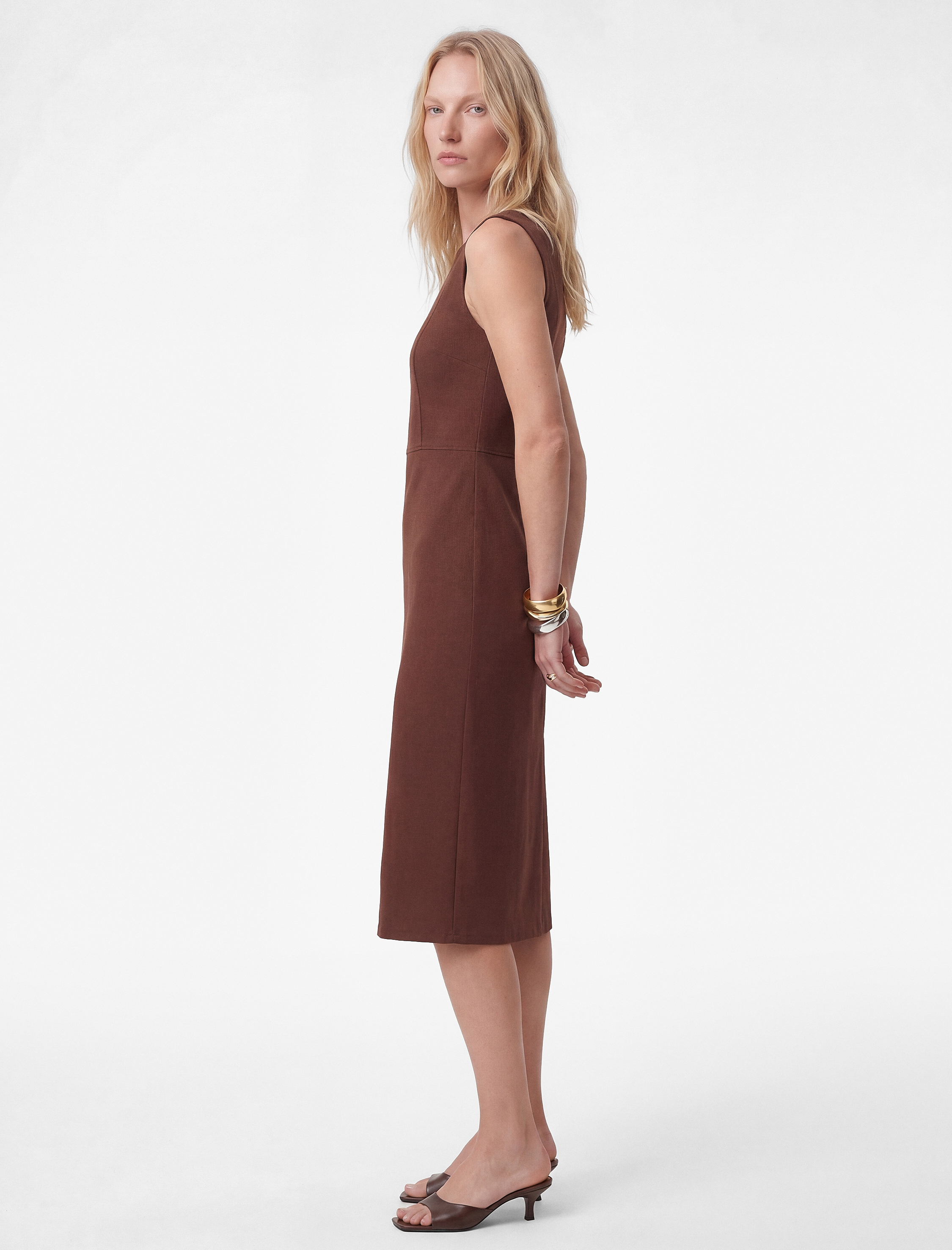 Ön Yırtmaç Detaylı Slim Fit Yuvarlak Yaka Kolsuz Midi Elbise - Görsel 2