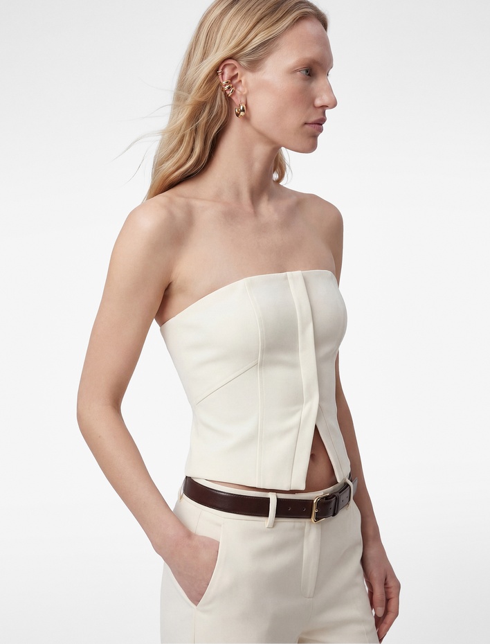  Kolsuz Slim Fit Yırtmaç Detaylı Straplez Bluz