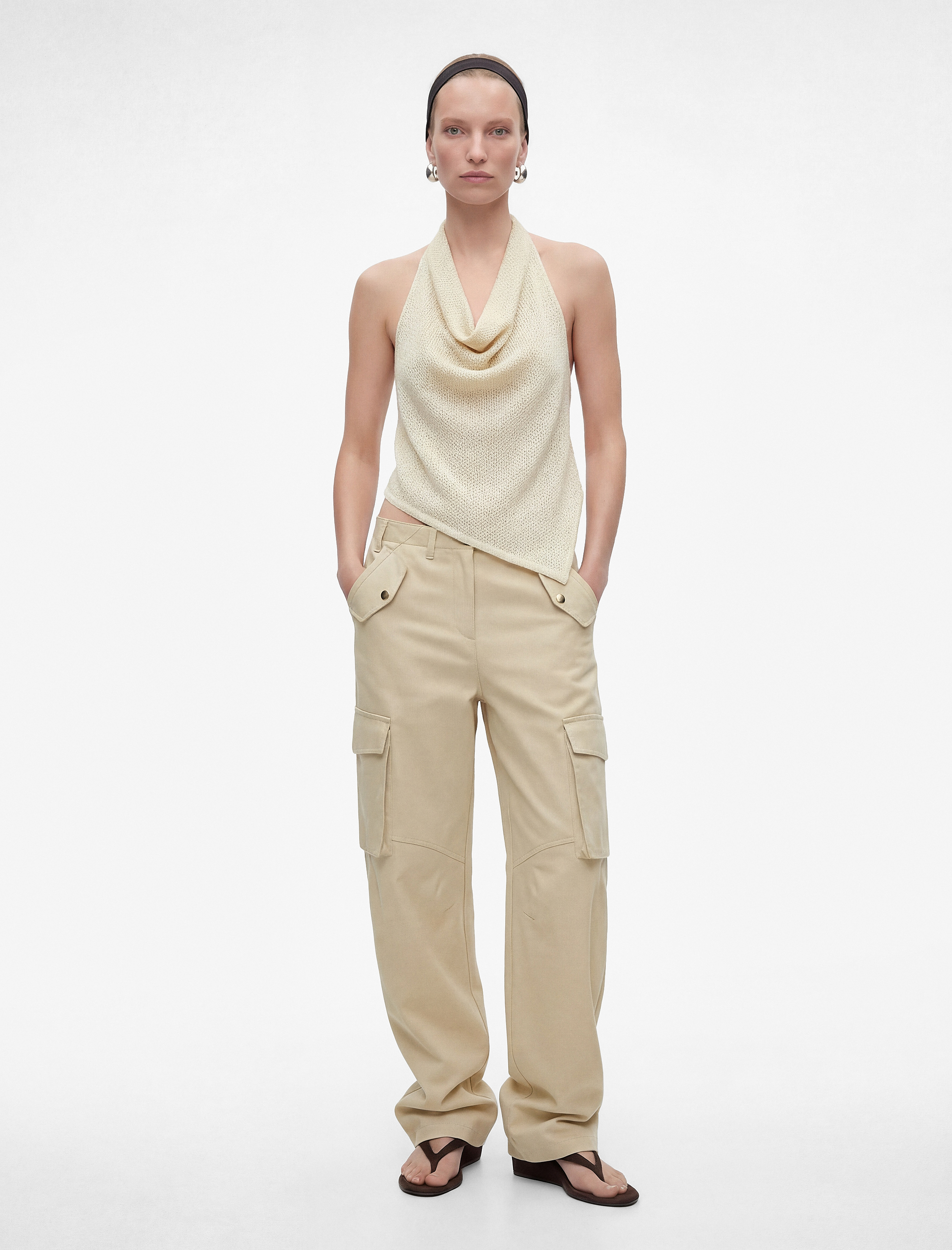   Slim Fit Asimetrik Kesim Sırt Dekolteli Degaje Yaka Bluz