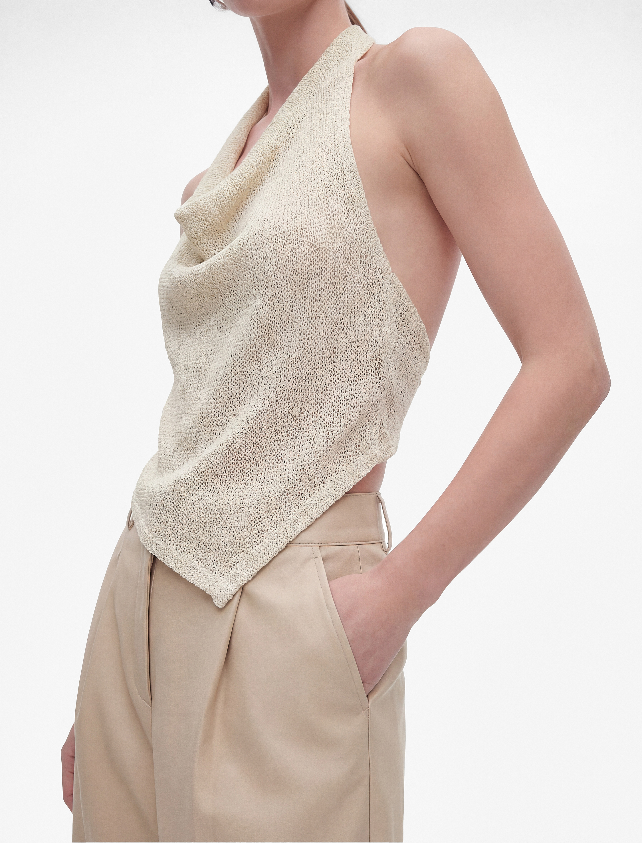   Slim Fit Asimetrik Kesim Sırt Dekolteli Degaje Yaka Bluz