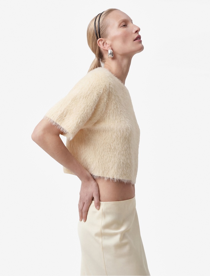  Kısa Kollu Bisiklet Yaka Püsküllü Crop Bluz