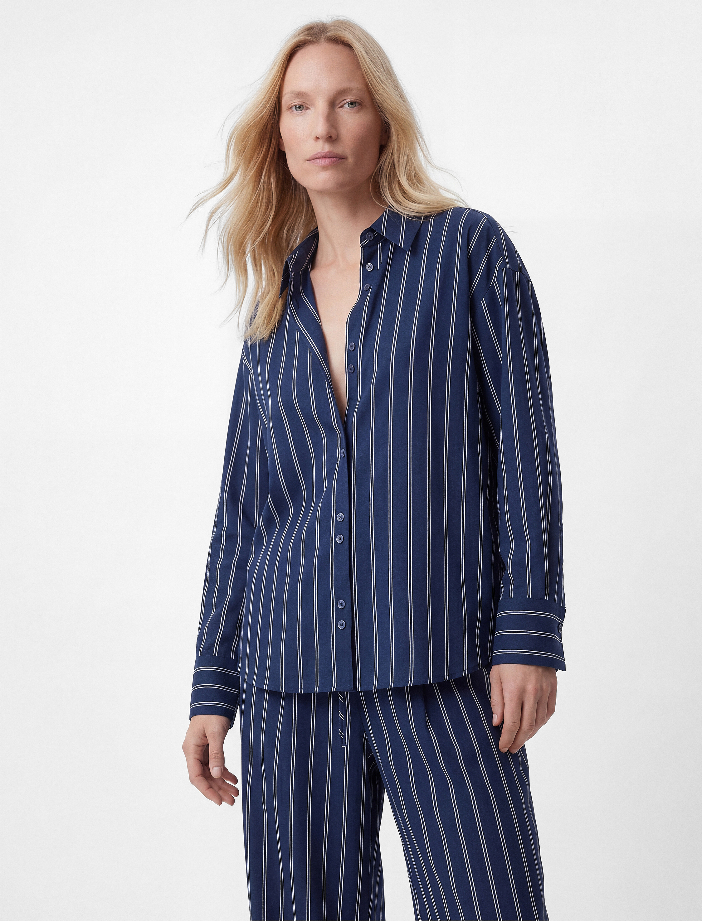 Viskon Kumaş Regular Fit Uzun Kollu Çizgili Gömlek