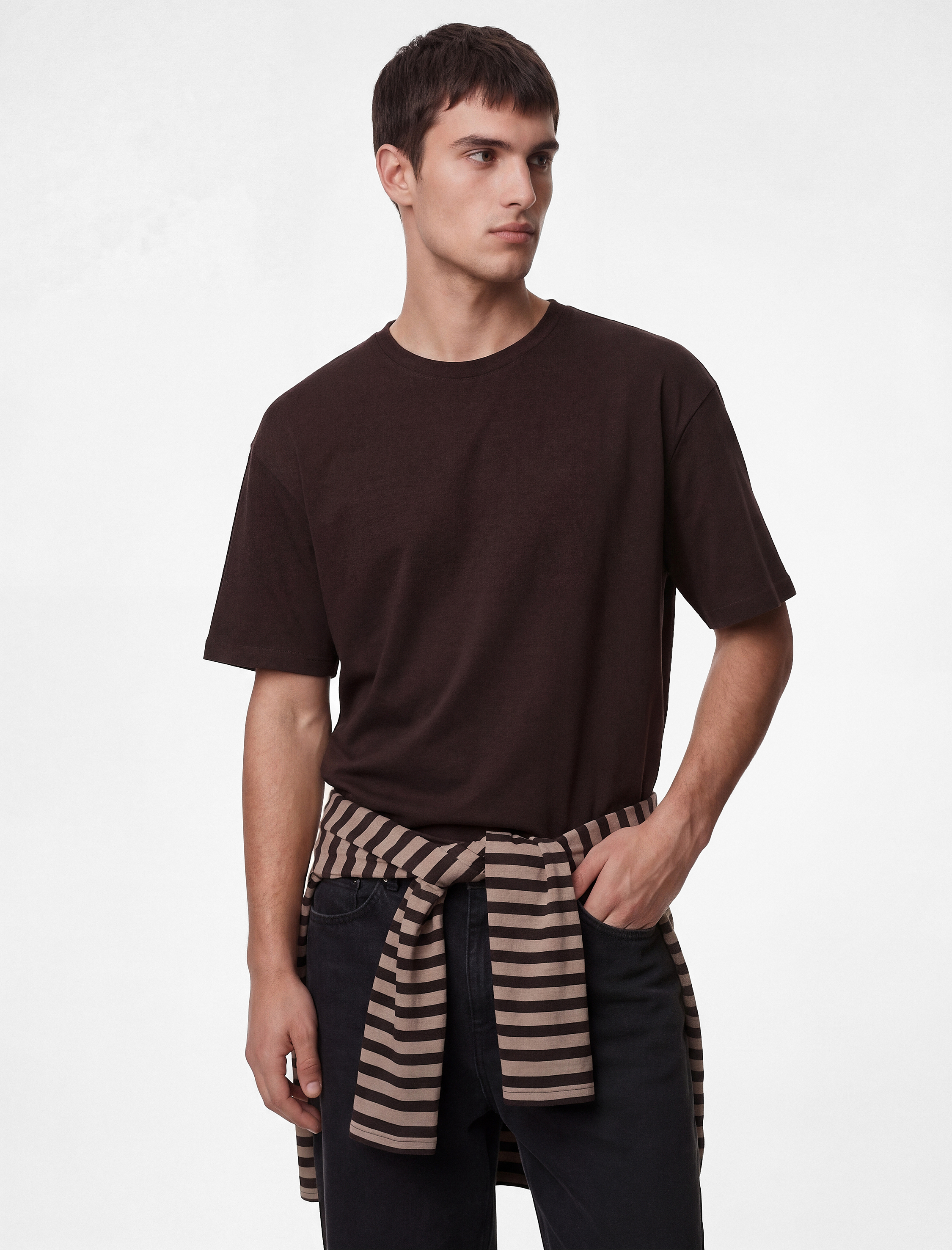   Bisiklet Yaka Rahat Kalıp Viskon Karışımlı Tok Scuba Kumaş Kısa Kollu Tişört