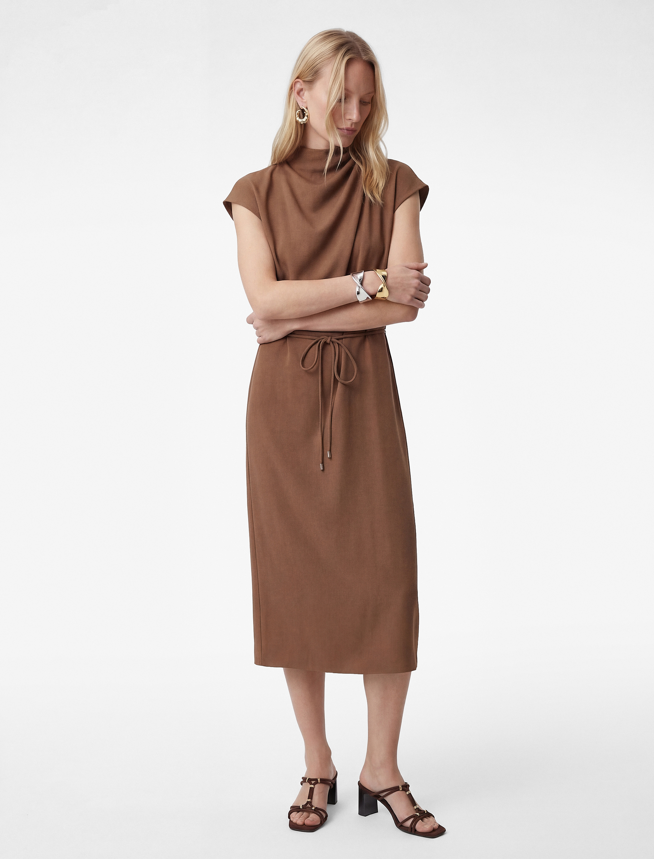 Viskon Kupro Kumaş Kap Kol Bağlama Detaylı Dik Yaka Drapeli Midi Elbise