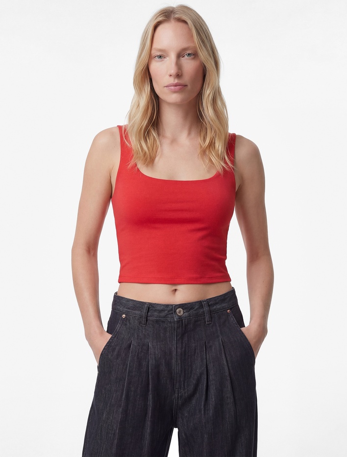  Kare Yaka Slim Fit Kalın Askılı Crop Üst