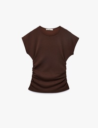 Slim Fit Kısa Kollu Bisiklet Yaka Büzgülü Tişört