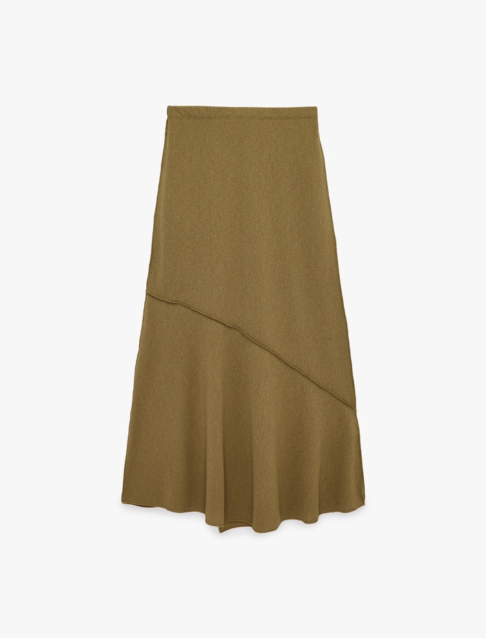  Krep Kumaş Dikiş Detaylı Yırtmaçlı Midi Etek