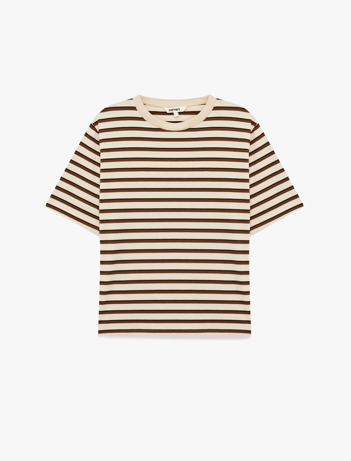  Kısa Kollu Bisiklet Yaka Çizgili Tişört