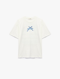 Rahat Kalıp Kısa Kollu Bisiklet Yaka Pamuklu Arkası Baskılı Fiyonklu Tişört