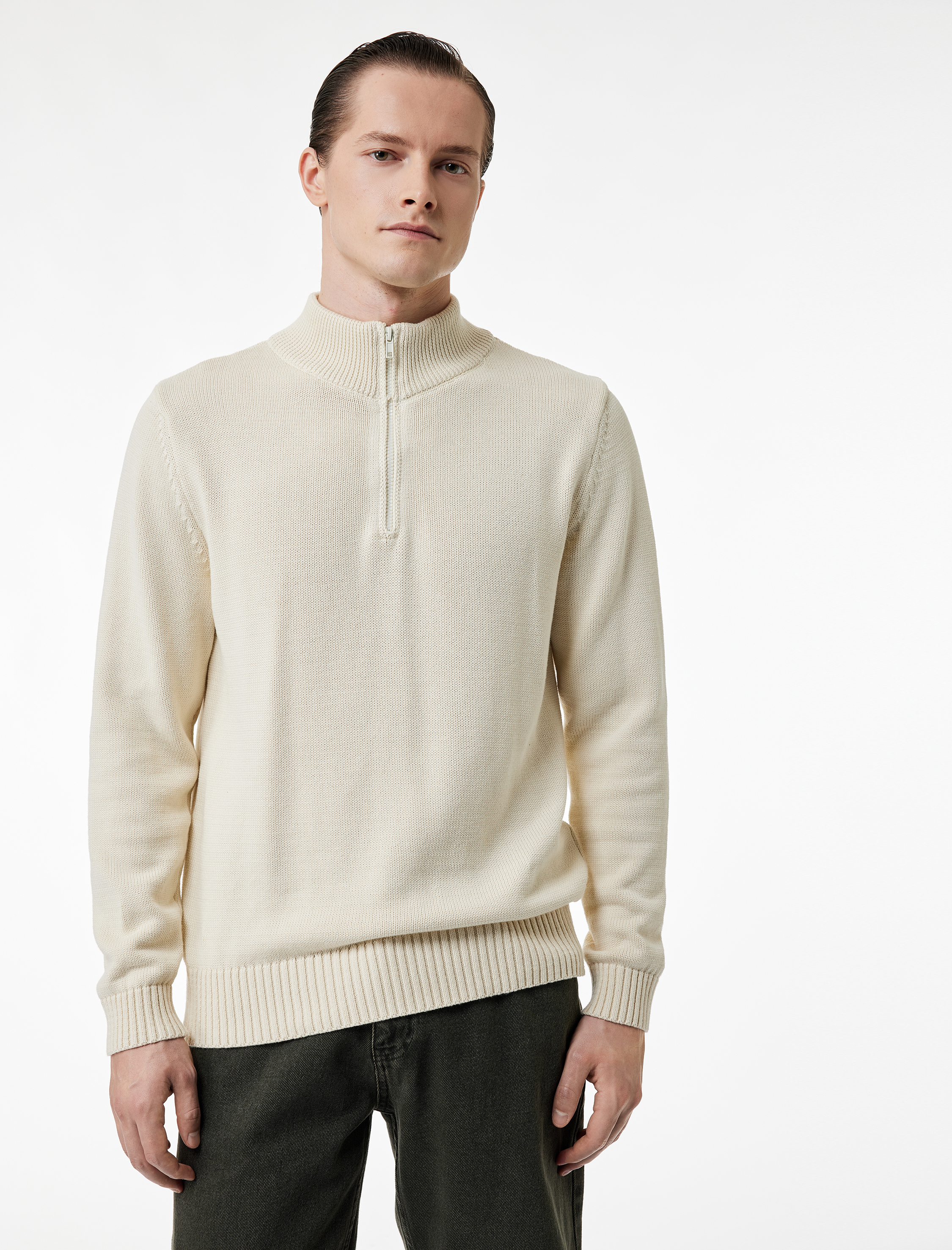   Pamuklu Uzun Kollu Yarım Fermuarlı Triko Kazak