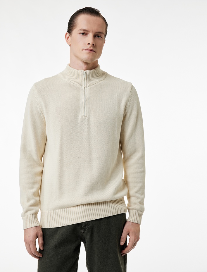  Pamuklu Uzun Kollu Yarım Fermuarlı Triko Kazak