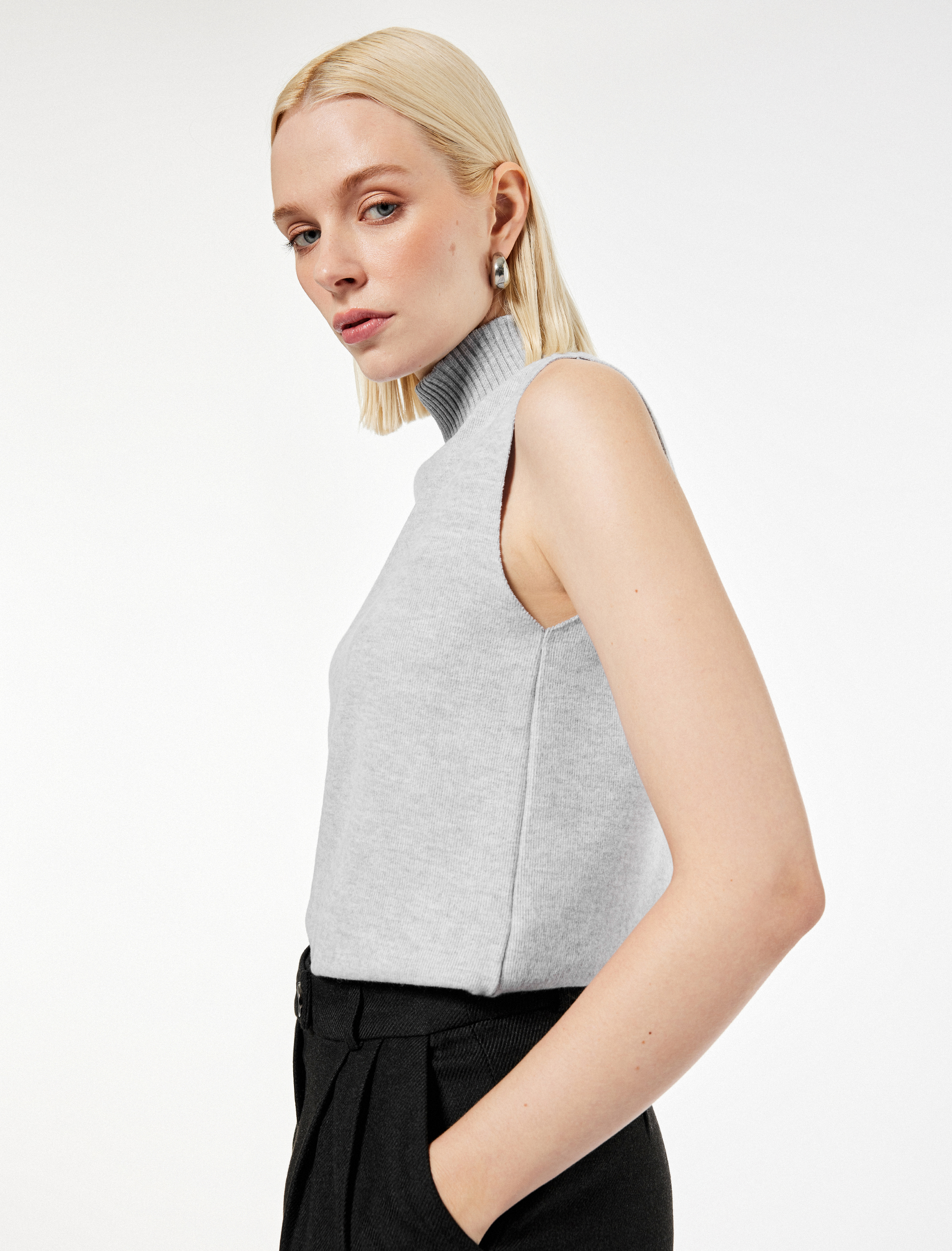   Balıkçı Yaka Kolsuz Body