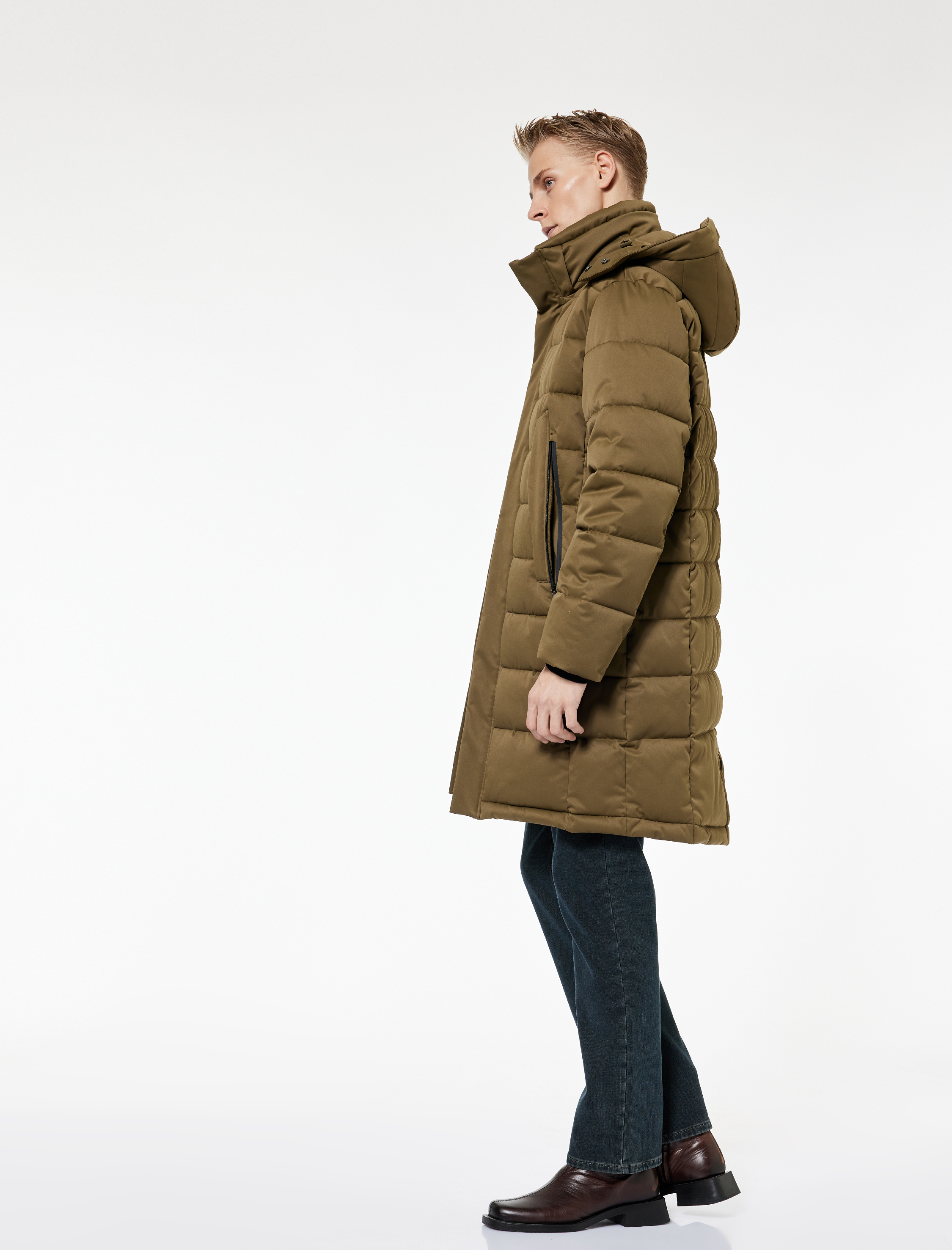   Uzun Kollu Cepli Kapşonlu Uzun Şişme Mont