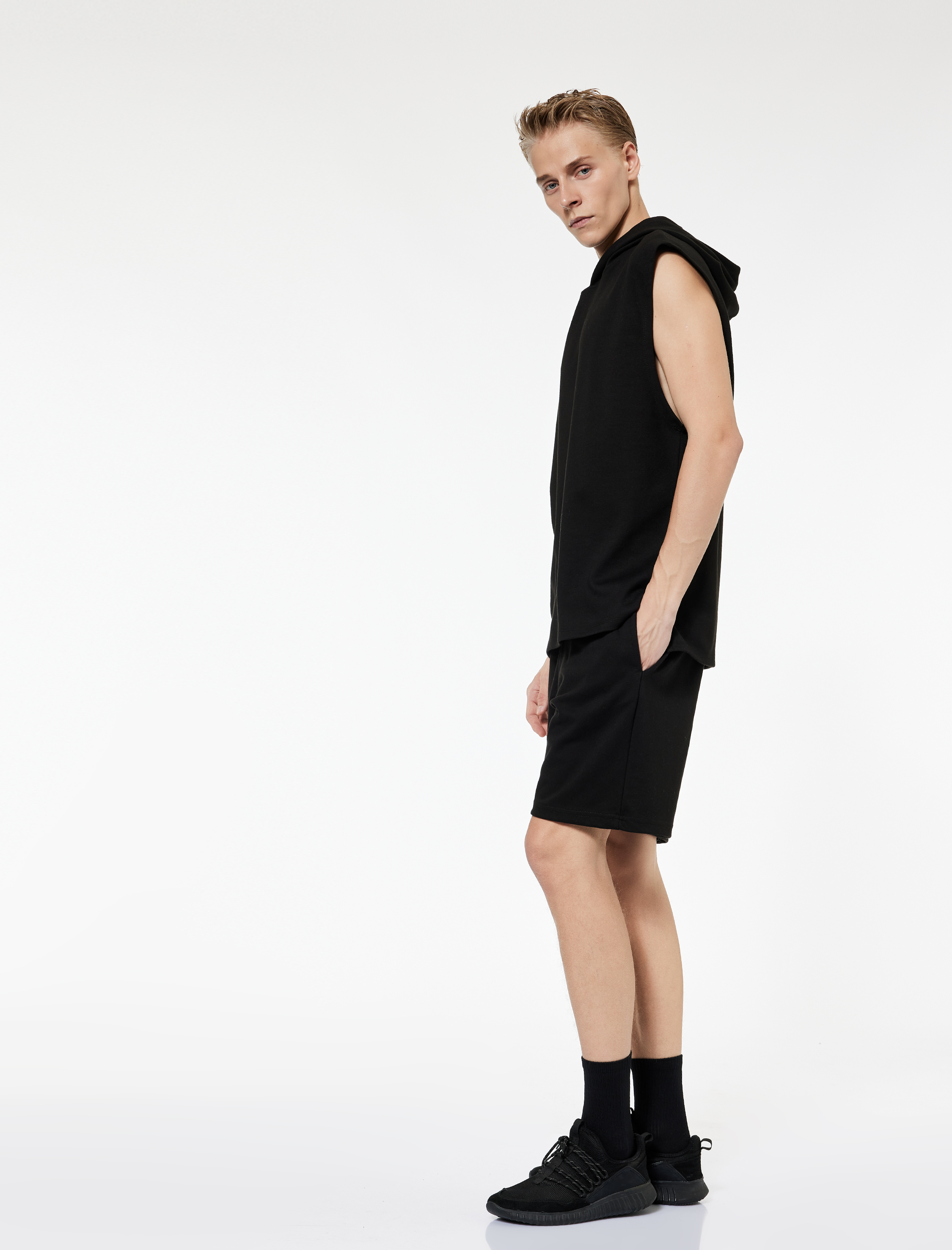   Beli Bağcıklı Cep Detaylı Kısa Spor Şort