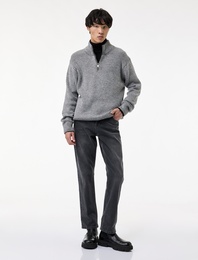 Uzun Kollu Dokulu Yarım Fermuarlı Triko Kazak