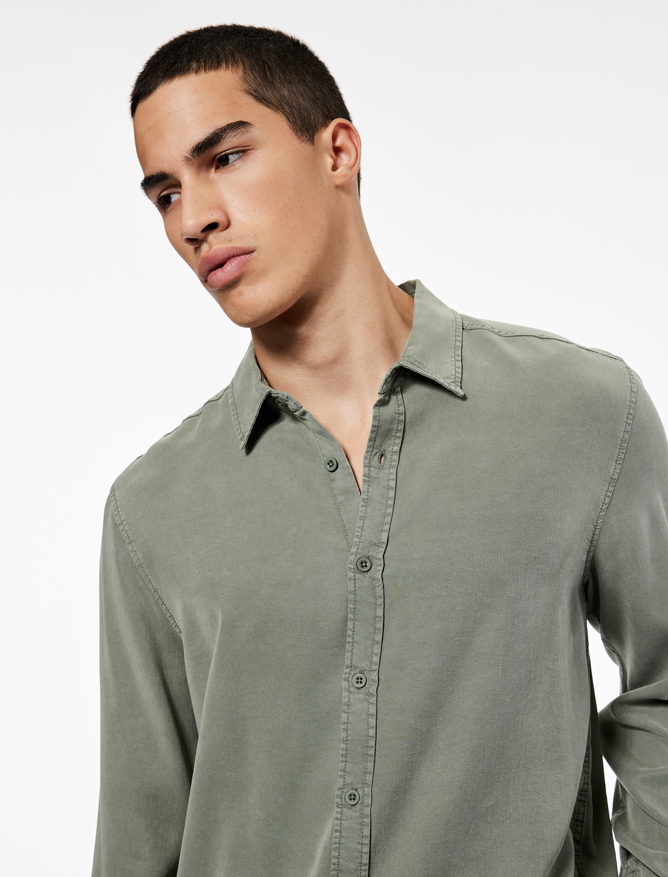   Regular Fit Uzun Kollu Düğmeli Klasik Yaka Gömlek