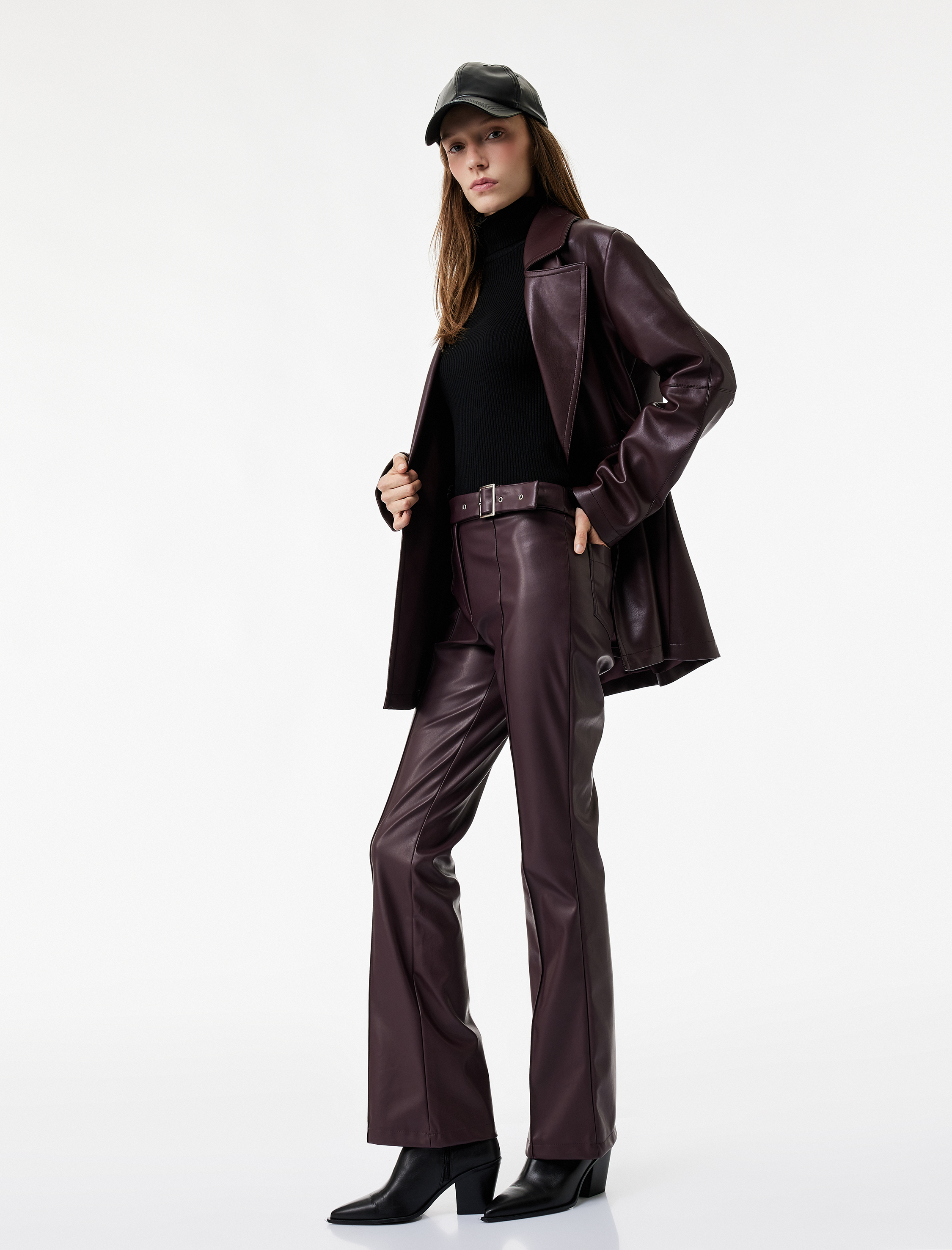   Slim Fit Normal Paça Kemerli Nervürlü Suni Deri Pantolon