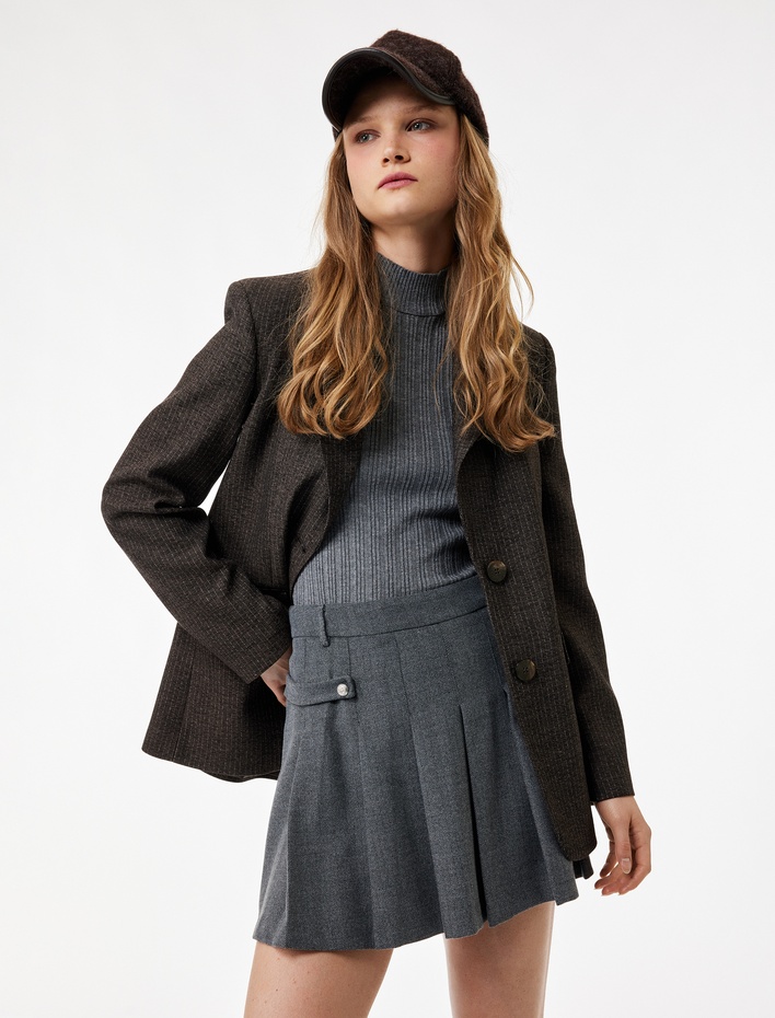  Metal Aksesuar Detaylı Pileli A Kesim Mini Etek