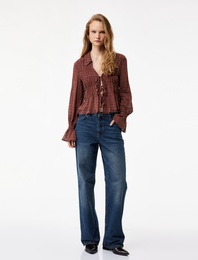 Uzun Fırfırlı Kol Gömlek Yaka Fiyonklu Bağlama Detaylı Bluz