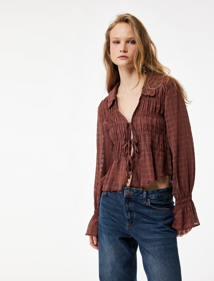  Uzun Fırfırlı Kol Gömlek Yaka Fiyonklu Bağlama Detaylı Bluz