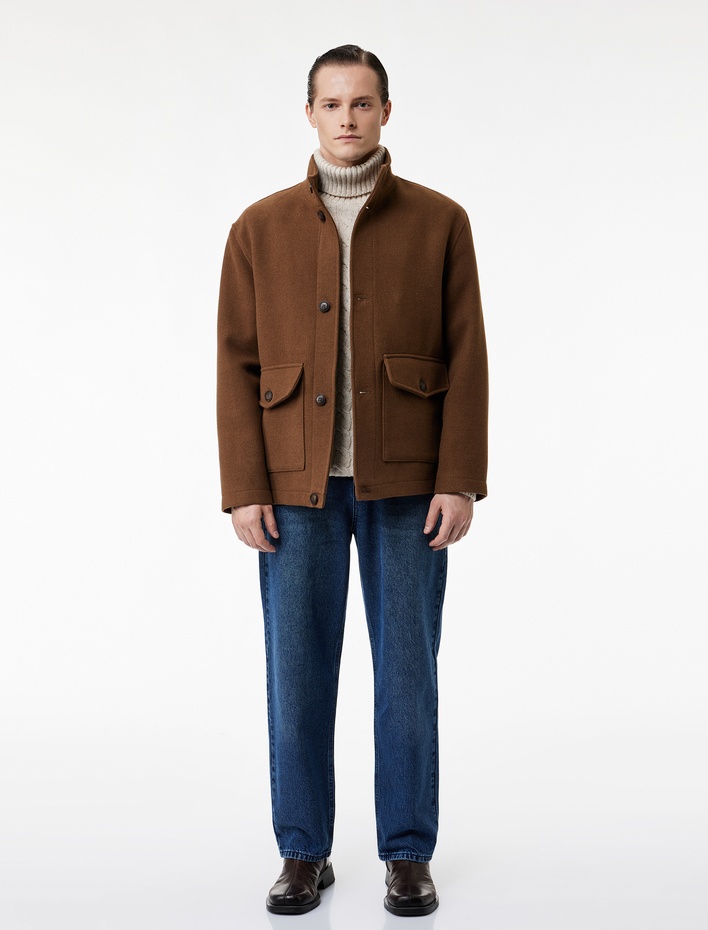  Regular Fit Kapaklı Cepli Düğmeli Dik Yaka Kaşe Ceket