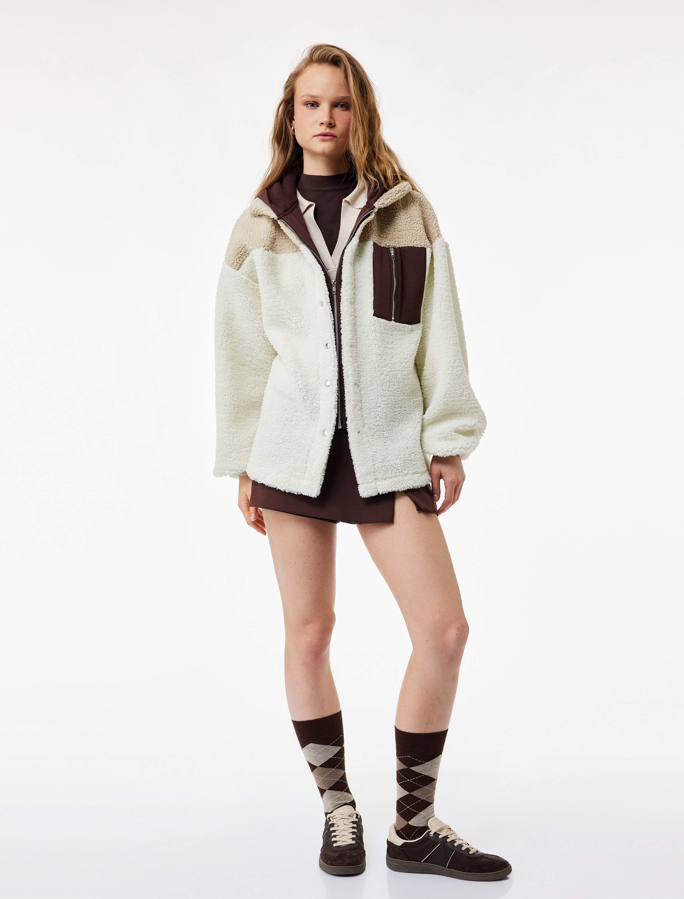   Kapüşonlu Renk Bloklu Cep Detaylı Çıtçıt Düğmeli Oversize Peluş Ceket