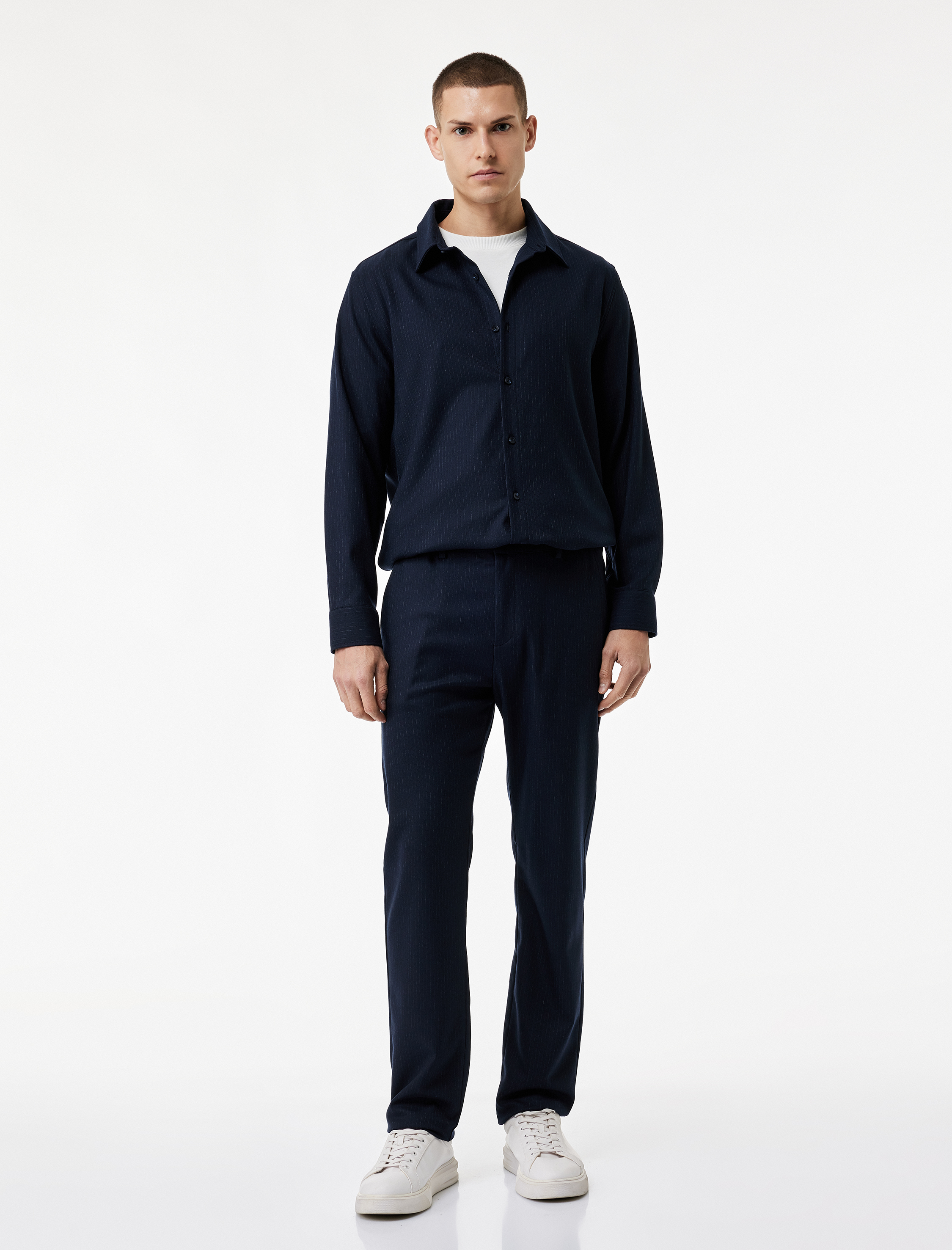 Regular Fit Viskon Karışımlı Cepli Düğmeli Kumaş Pantolon