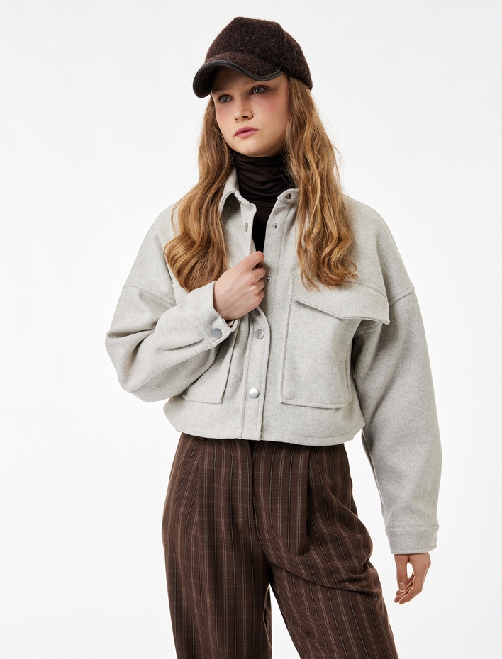  Klasik Yaka Cep Detaylı Uzun Kollu Düğmeli Gömlek Ceket