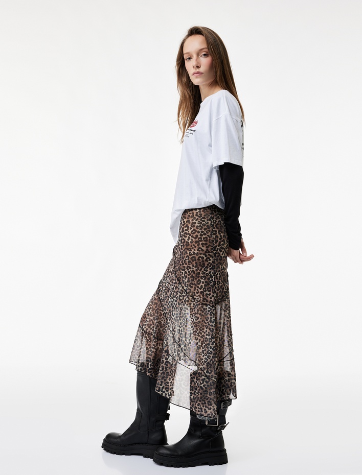  Asimetrik Kesim Katlı Leopar Desenli Midi Etek