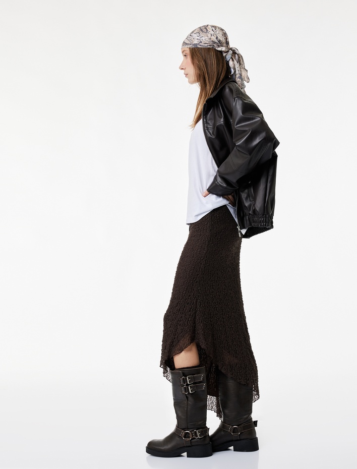  Asimetrik Kesim Slim Fit Midi Dantelli Etek