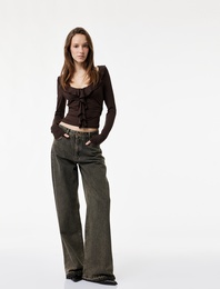 Fırfır Detaylı Uzun Kollu Slim Fit V Yaka Tişört