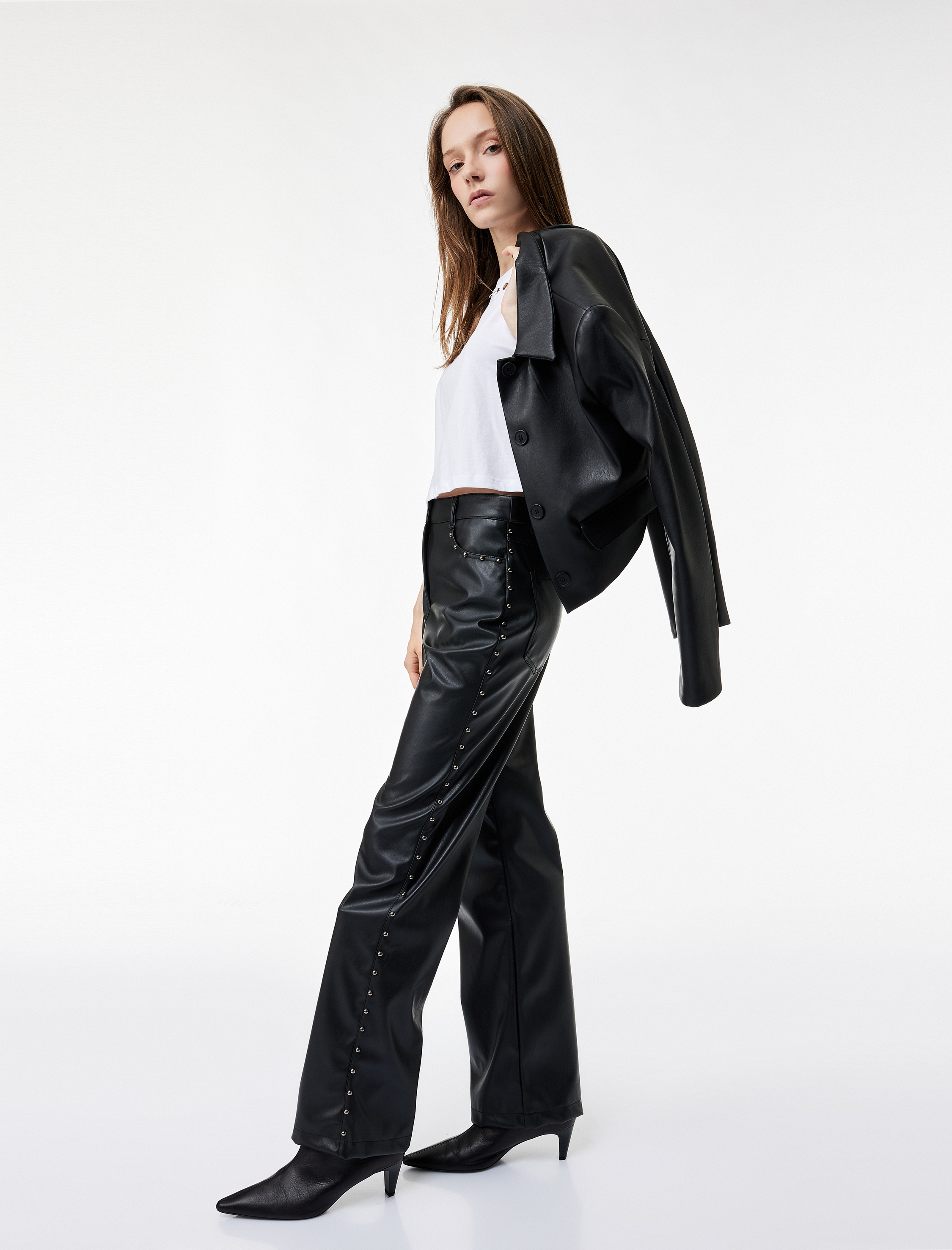   Normal Bel Düğmeli Cepli Metal Aksesuarlı Düz Paça Suni Deri Pantolon