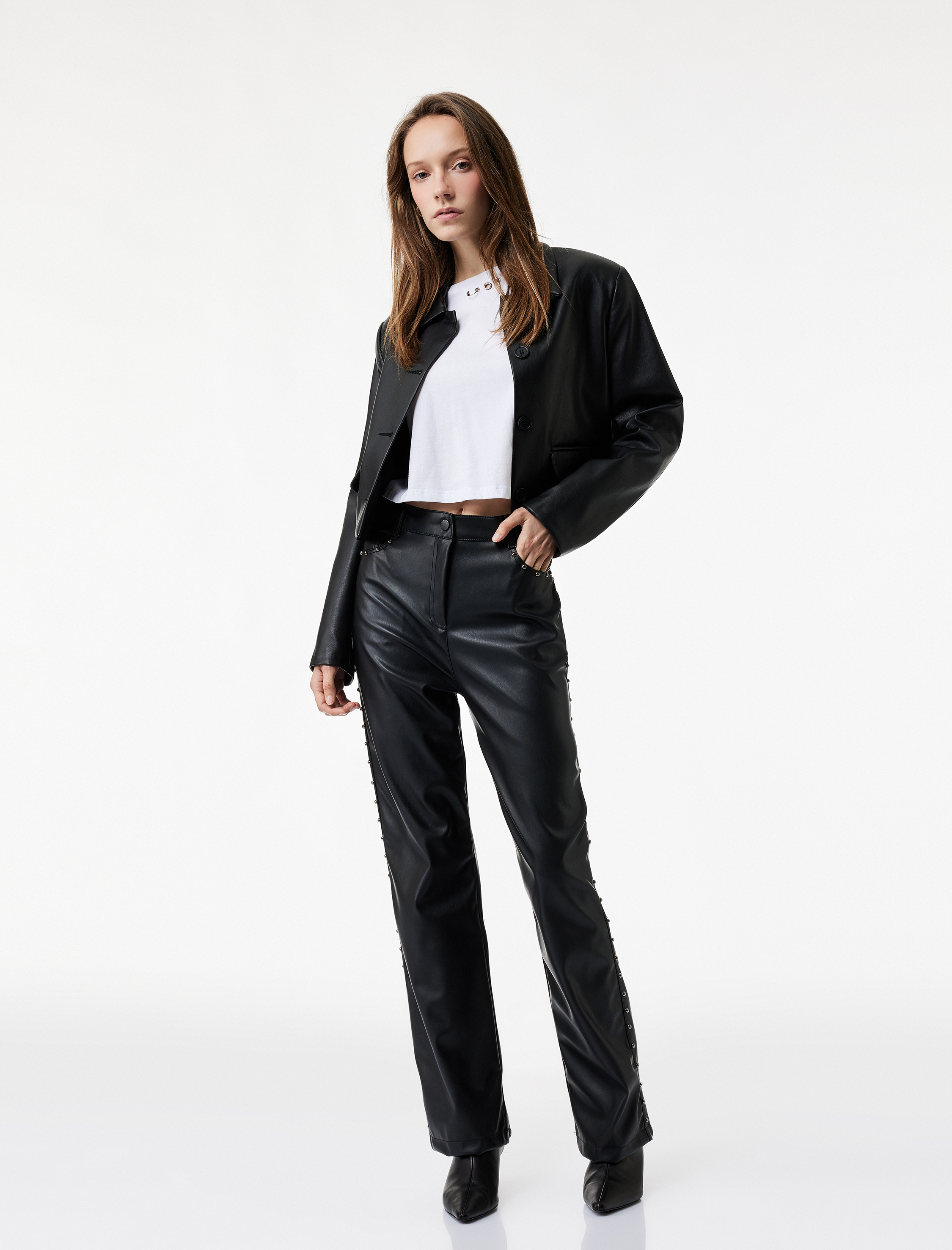   Normal Bel Düğmeli Cepli Metal Aksesuarlı Düz Paça Suni Deri Pantolon