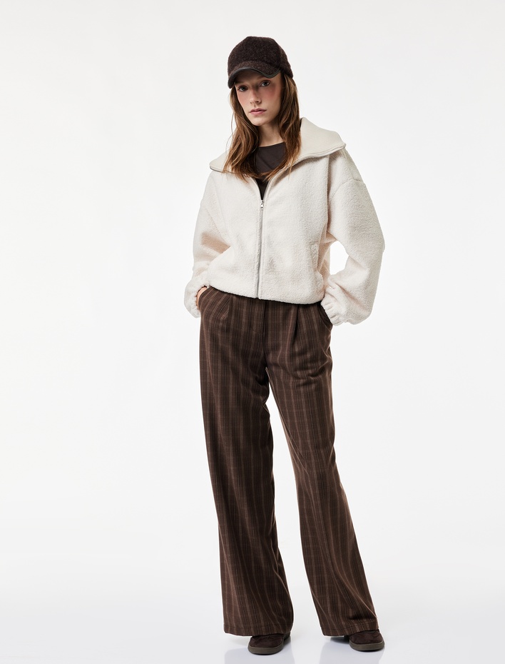  Dik Yaka Cep Detaylı Fermuarlı Oversize Peluş Ceket