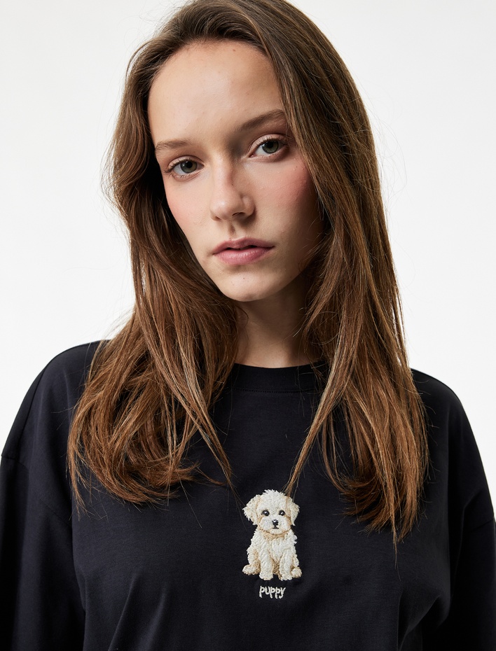  Bisiklet Yaka Kısa Kollu Köpek Nakışlı Pamuklu Oversize Tişört