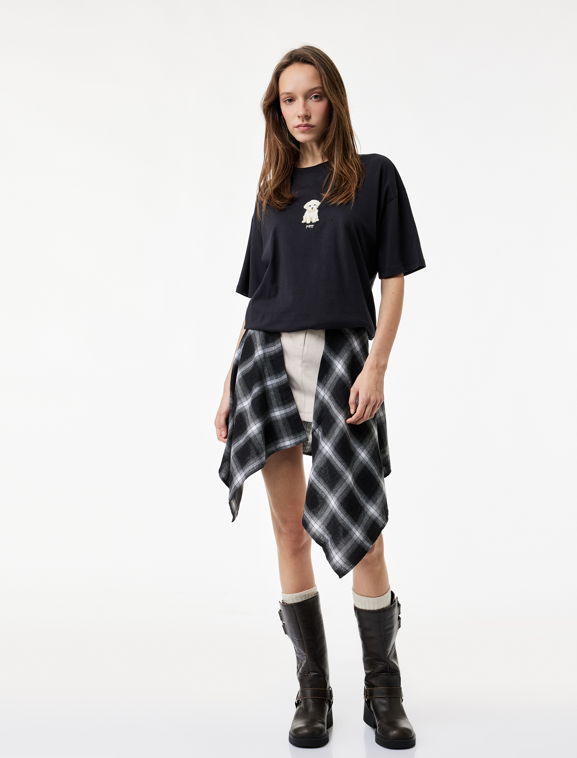   Bisiklet Yaka Kısa Kollu Köpek Nakışlı Pamuklu Oversize Tişört