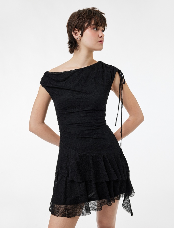  Asimetrik Yaka Kolsuz Büzgülü Slim Fit Mini Elbise