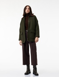 Kemerli Aplike Cepli Culotte Fit Kısa Geniş Paça Kumaş Pantolon