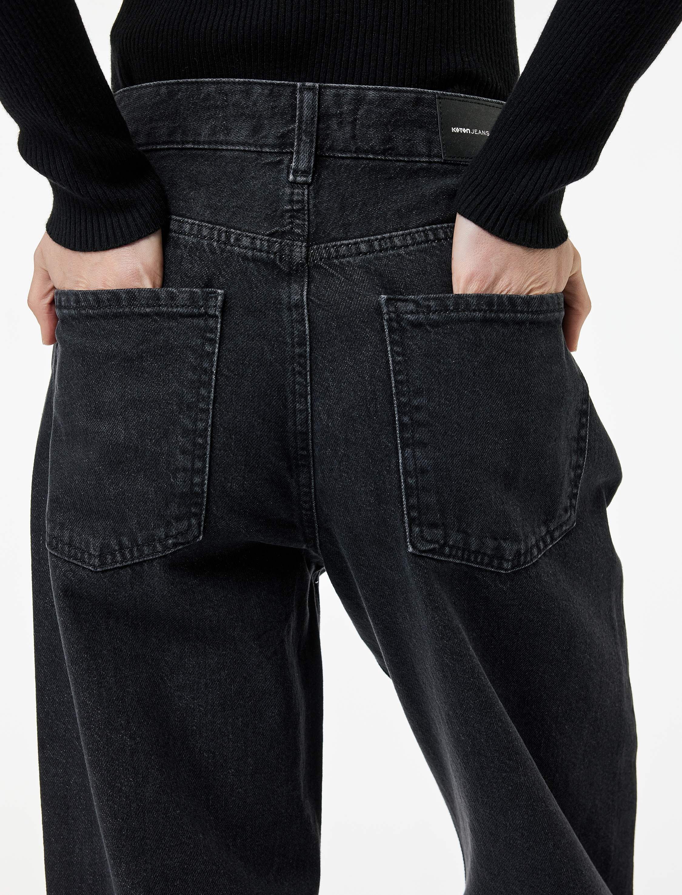   Düğmeli Normal Bel Cepli Düz Paça Taşlı Jean Pantolon - Straight Jeans