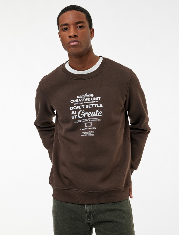  Regular Fit Uzun Kollu Şardonlu Bisiklet Yaka Baskılı Sweatshirt