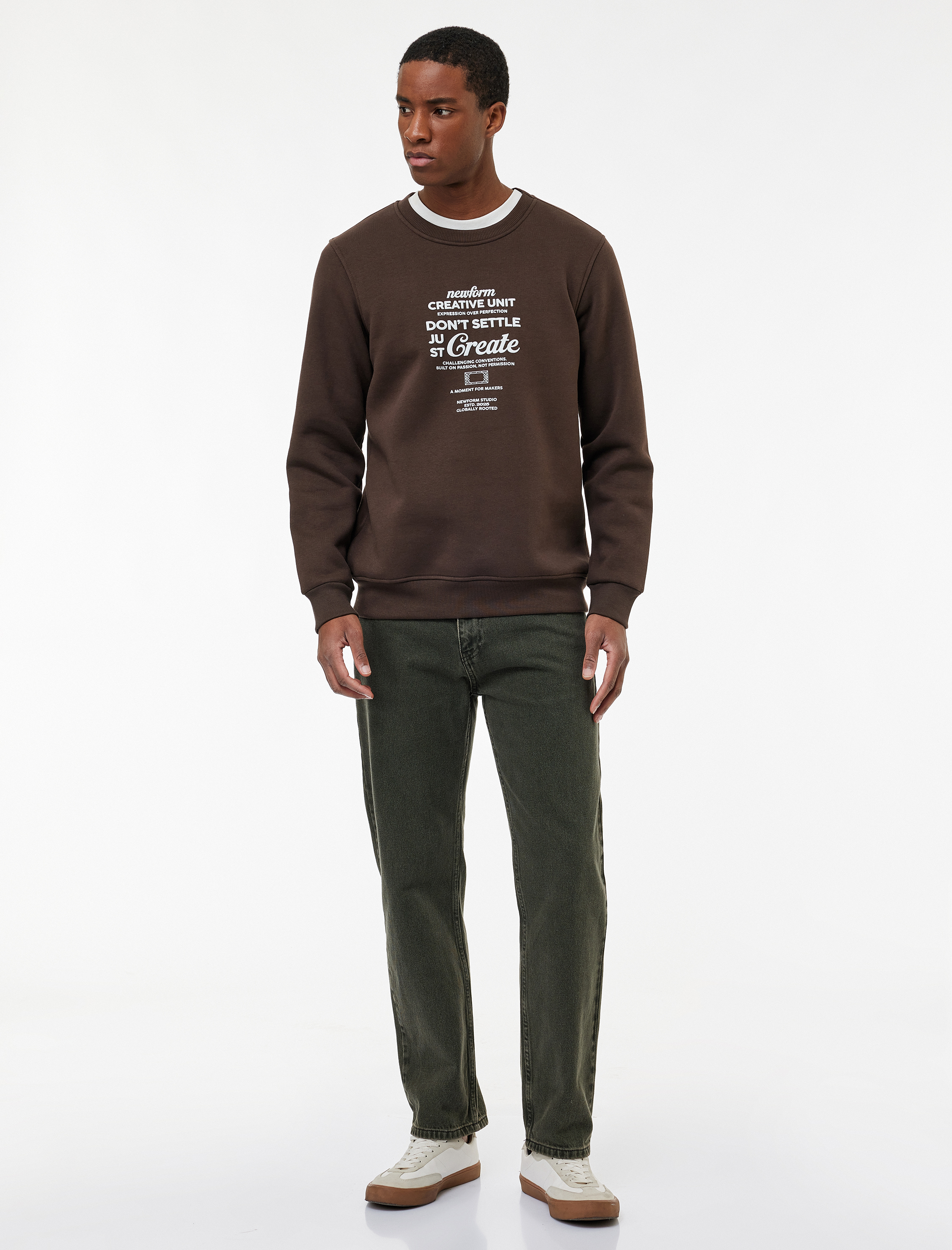 Regular Fit Uzun Kollu Şardonlu Bisiklet Yaka Baskılı Sweatshirt