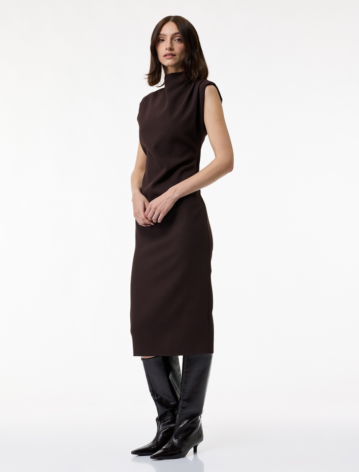  Dik Yaka Kolsuz Yırtmaç Detaylı Basic Uzun Elbise