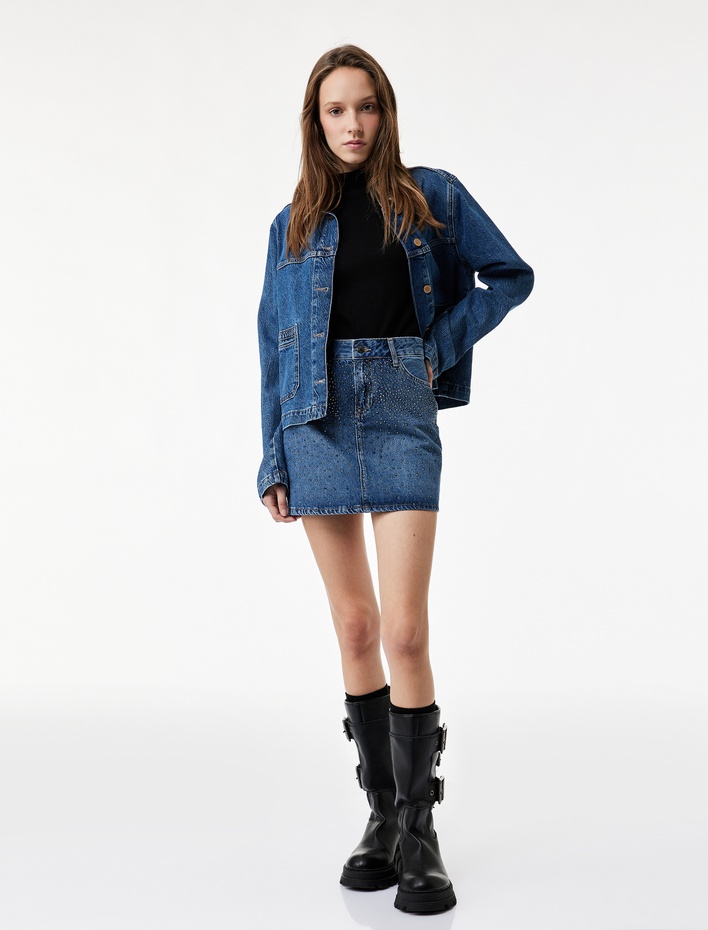  A Kesim Taş Detaylı Denim Mini Etek