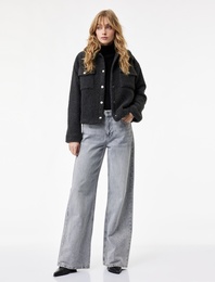 Düğmeli Uzun Kollu Kapaklı Cep Detaylı Peluş Ceket