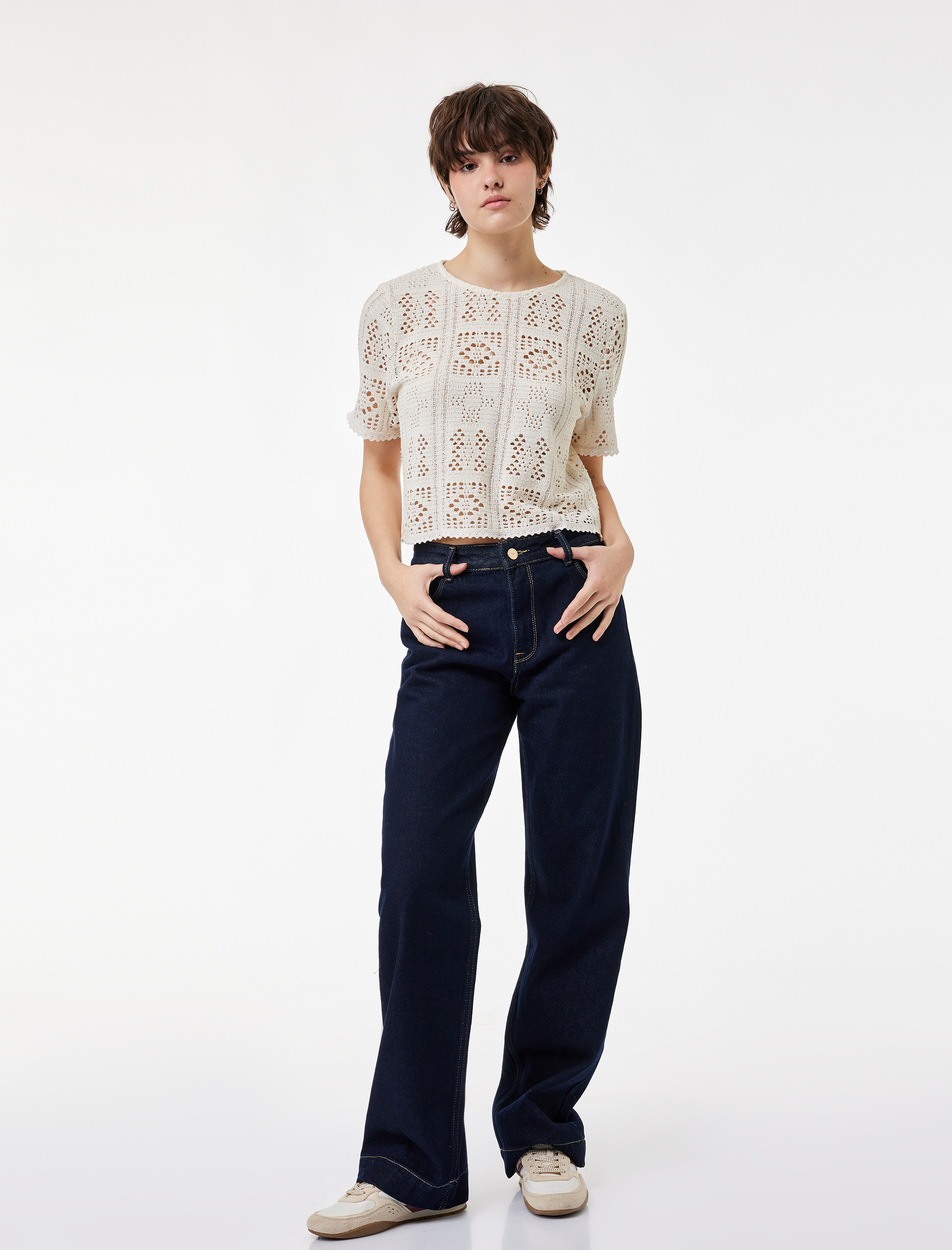  Regular Fit Bisiklet Yaka Kısa Kollu Kroşe Crop Tişört