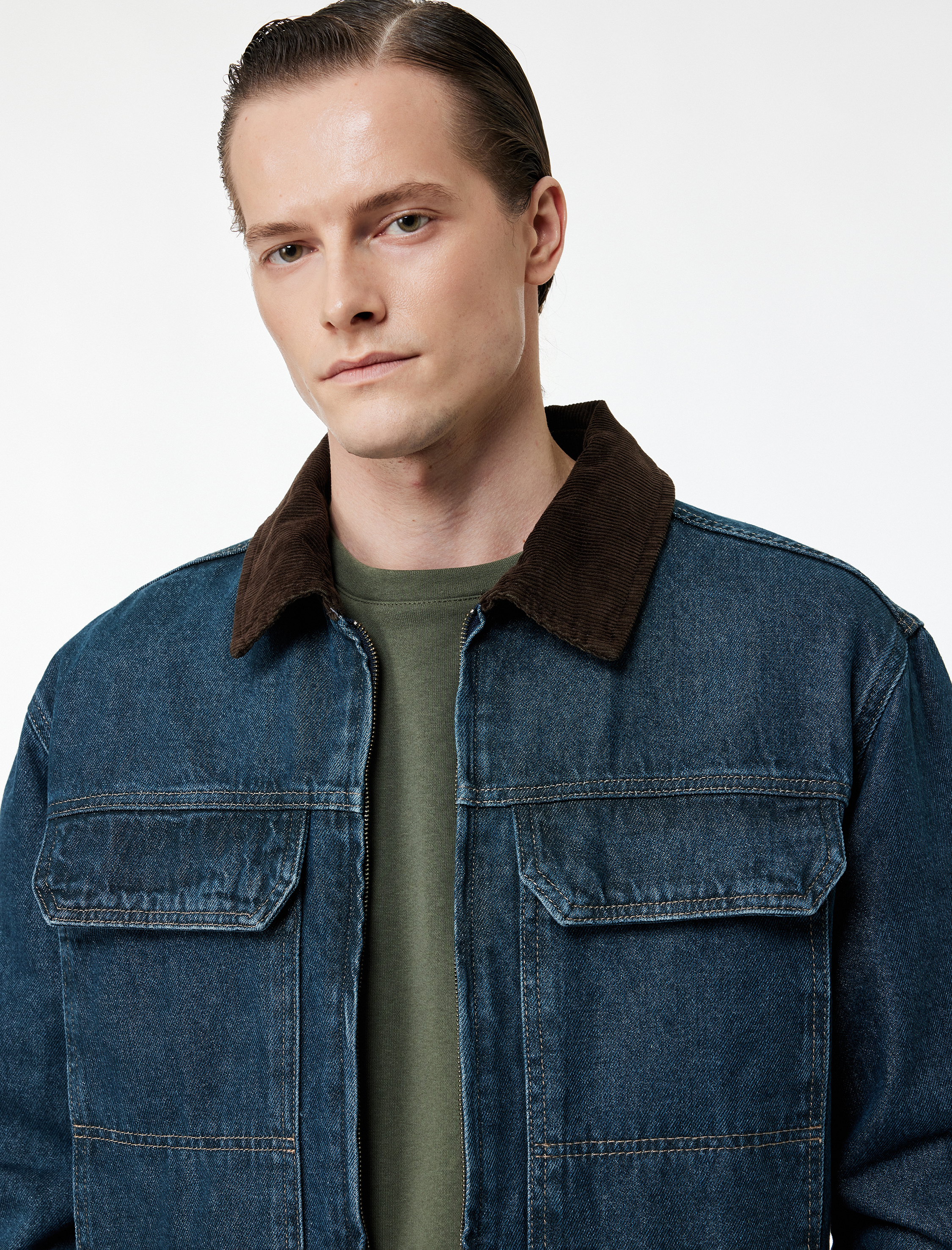   Regular Fit Uzun Kollu Kapaklı Cepli Renk Kontrastlı Yaka Jean Ceket