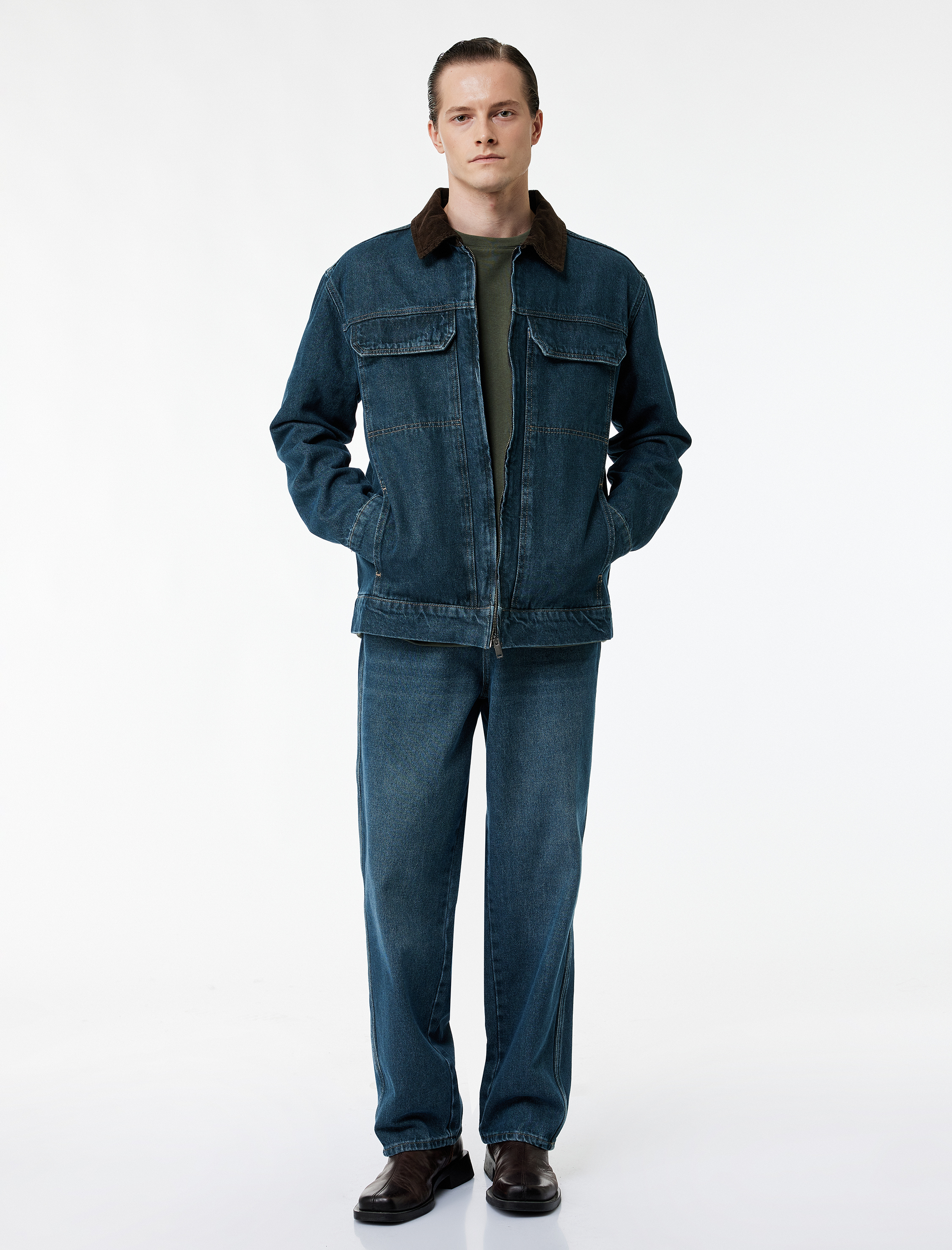   Regular Fit Uzun Kollu Kapaklı Cepli Renk Kontrastlı Yaka Jean Ceket