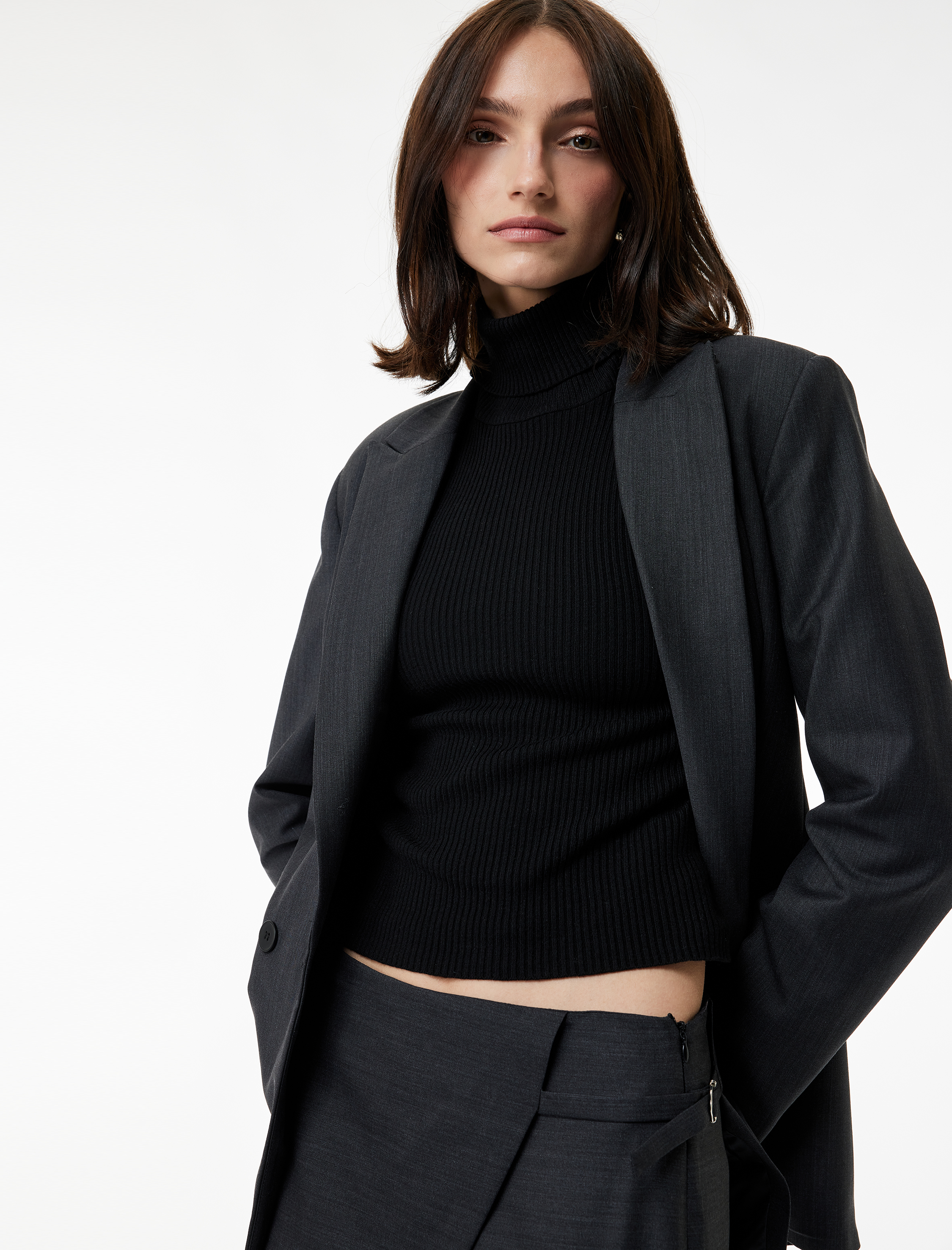   Koyun Yünü Karışımlı Kruvaze Yaka Cep Detaylı Düğmeli Blazer Ceket