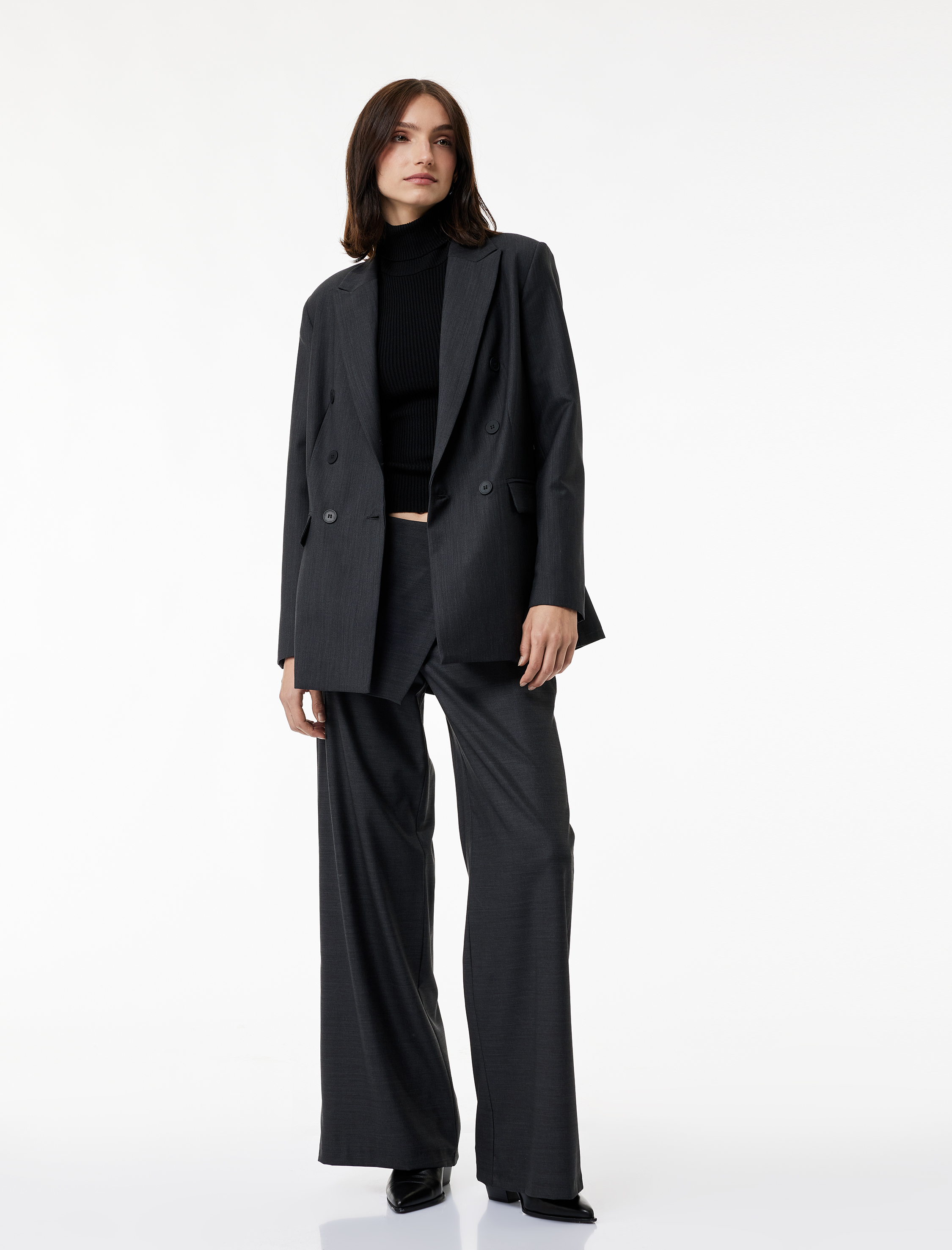   Koyun Yünü Karışımlı Kruvaze Yaka Cep Detaylı Düğmeli Blazer Ceket