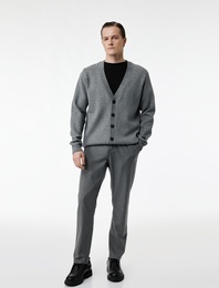 Uzun Kollu Viskon Karışımlı Düğmeli V Yaka Triko Hırka